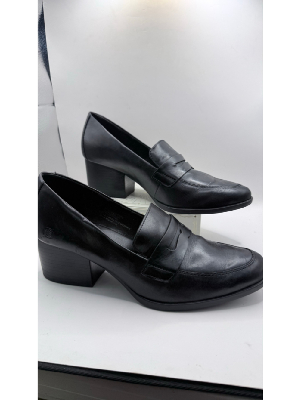 Women's Born Black Leather Loafer Heels Size 10 like new